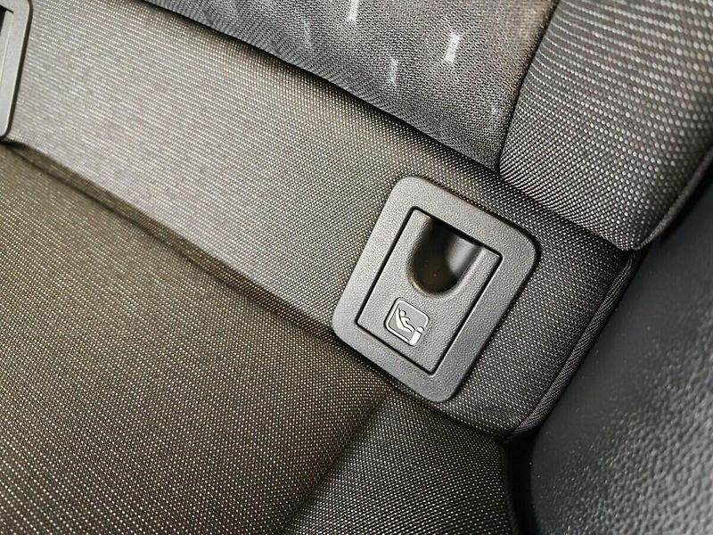 Toyota Corolla 1.8 CVT Comfort Tech - fotka 17 z 31