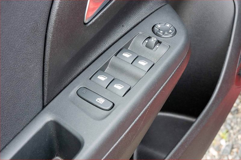 Opel Corsa (2025) 1.2 Turbo, Automat, Serv.kniha - fotka 15 z 16