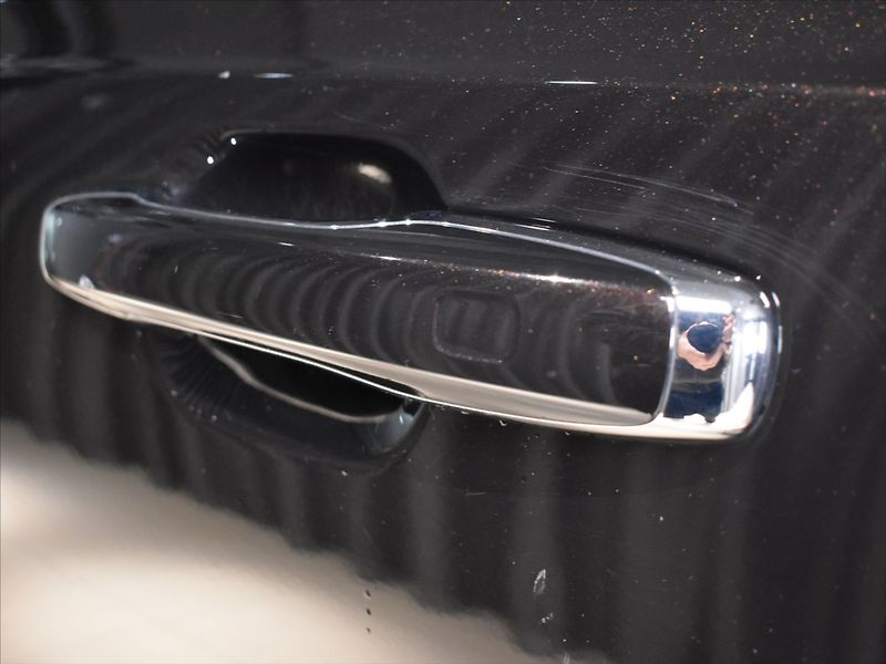 Volvo XC90 2,0 D5 AWD INSCRIPTION Pano - fotka 24 z 24