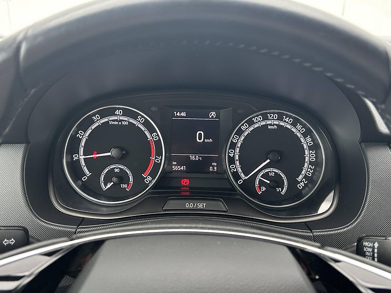 Škoda Fabia Tour Ambition 1,0TSI - fotka 12 z 23