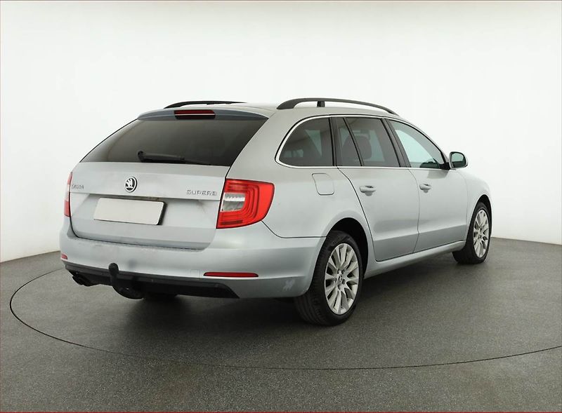 Škoda Superb (2013) Ambition 2.0 TDI, Serv.kniha - fotka 5 z 18