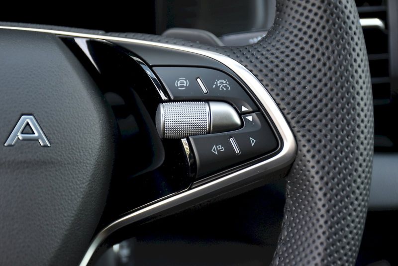 Škoda Karoq (2026) Sportline 1,5 TSI 110 kW 7° au - fotka 11 z 39