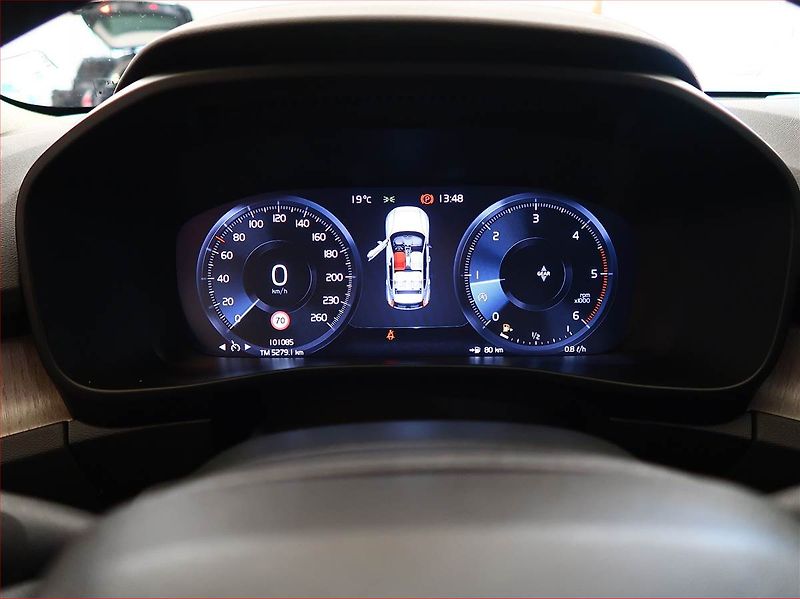Volvo XC40 (2019) Inscription D3 - fotka 11 z 15