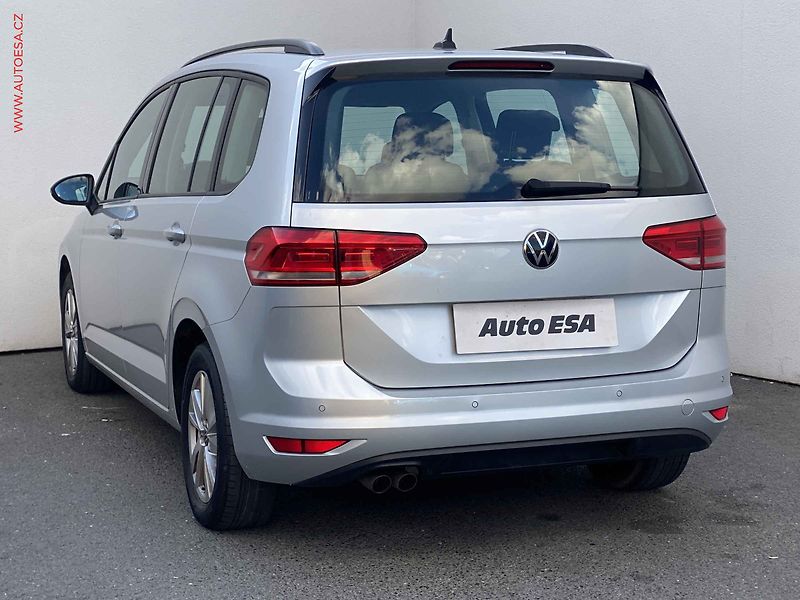 Volkswagen Touran (2022) 2.0 TDi, Comfortline, DSG - fotka 6 z 17