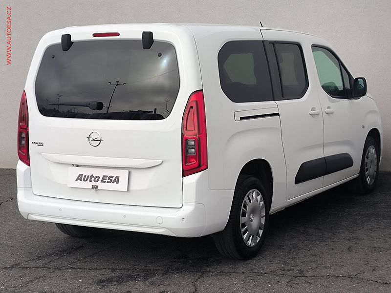 Opel Combo (2020) 1.5CDTi MAXi XL, Life, AT - fotka 4 z 24