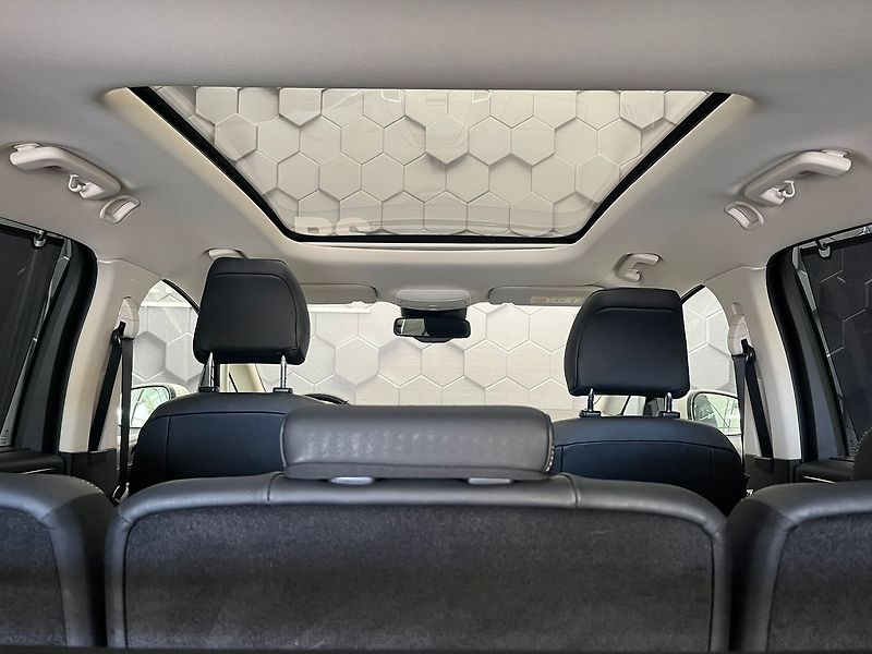 Ford S-MAX 2.0 140kW VIGNALE WEBASTO - fotka 37 z 76