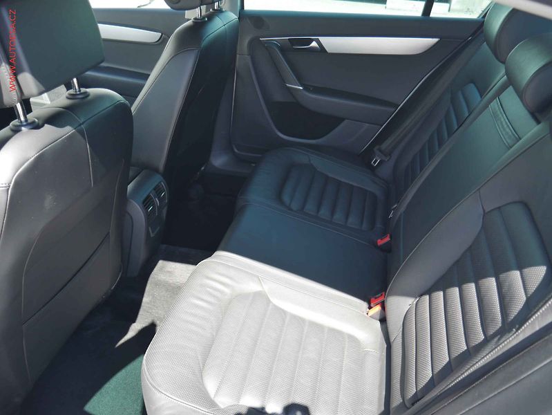Volkswagen Passat (2012) 3.6 V6 4Motion, 1.maj,ČR - fotka 10 z 14