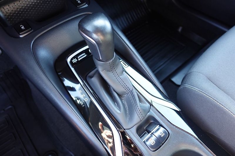 Toyota Corolla 2.0HSD e-CVT Comfort Tech - fotka 20 z 30