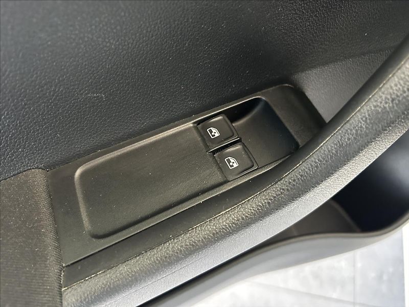 Škoda Fabia 1,0   TSI 70kW,AMBITION,SERVIS - fotka 8 z 17