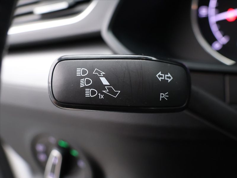 Škoda Superb 2,0 TDI 110kW DSG Style - fotka 21 z 35