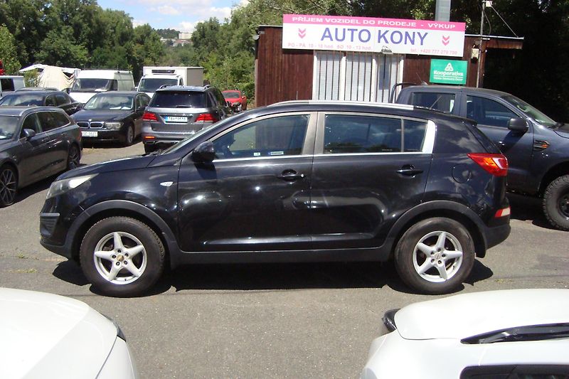 Kia Sportage (2010) 1.6 GDi, 99 kW,ČR,Servisní kn. - fotka 4 z 67