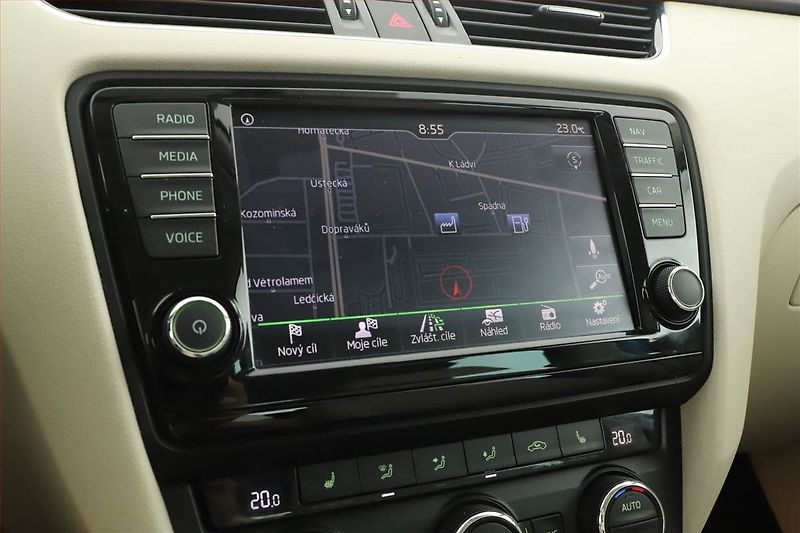 Škoda Octavia (2016) 1.4 TSI, Navi, Bi-Xenony - fotka 15 z 19