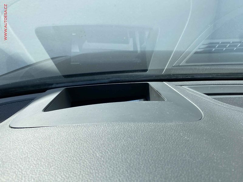 Audi A4 (2018) 2.0 TDi quattro, AT, bixen - fotka 22 z 23