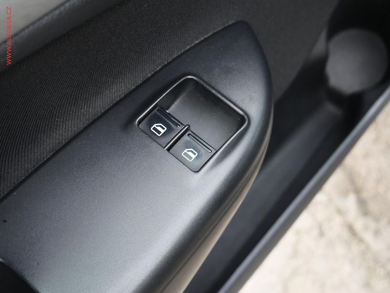 Škoda Octavia (2012) 1.2 TSI, ČR, AC, STK4/28 - fotka 14 z 16