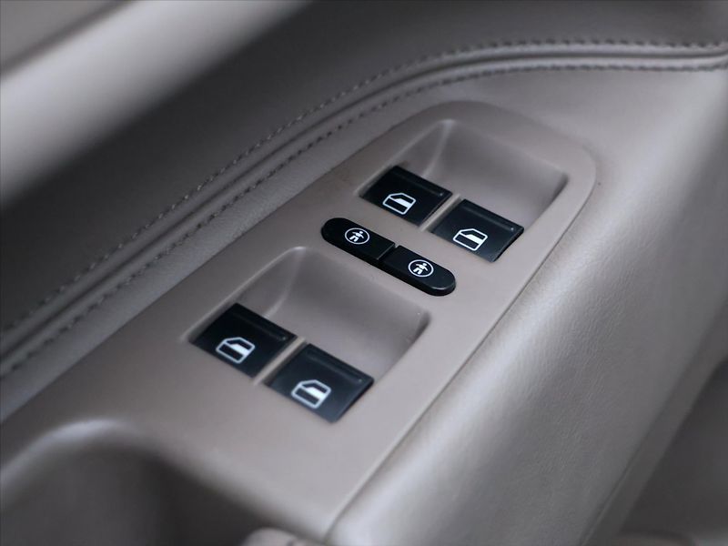 Volkswagen Touareg 3,0 TDI V6 176kW Tiptronic CZ - fotka 16 z 39