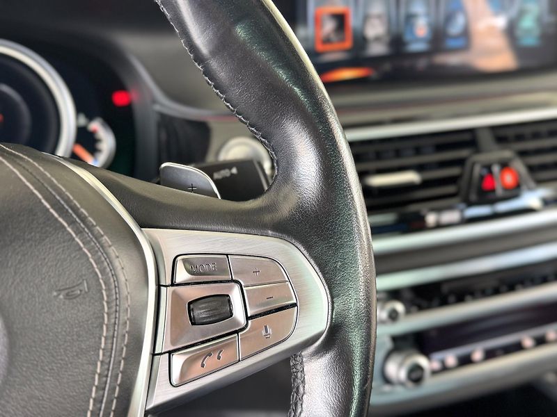 BMW Řada 7 730d xDrive*Dověry*360°Kam*DPH - fotka 33 z 51
