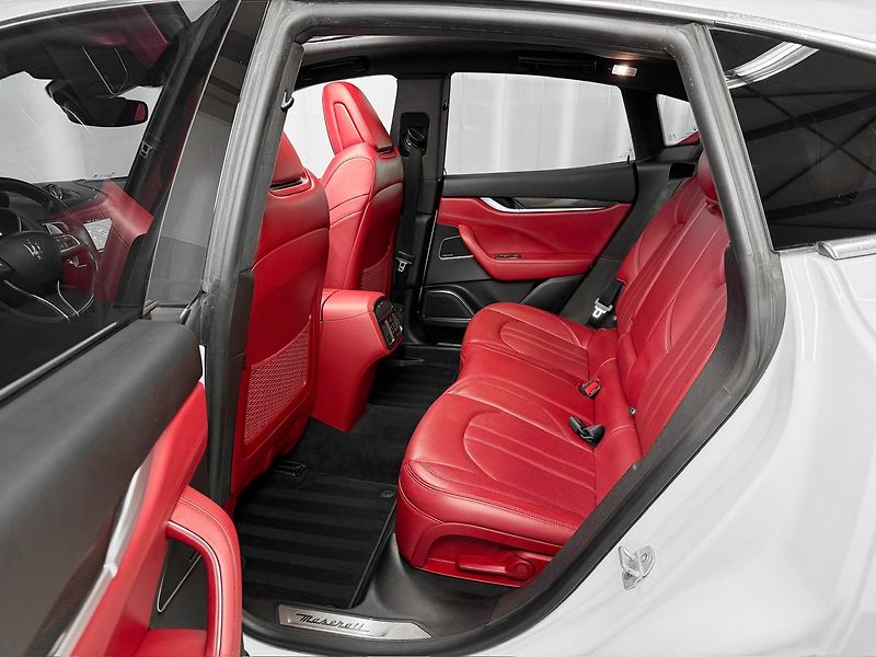 Maserati Levante V6 Q4 DIESEL, PANORAMA, VZDUCH - fotka 11 z 28