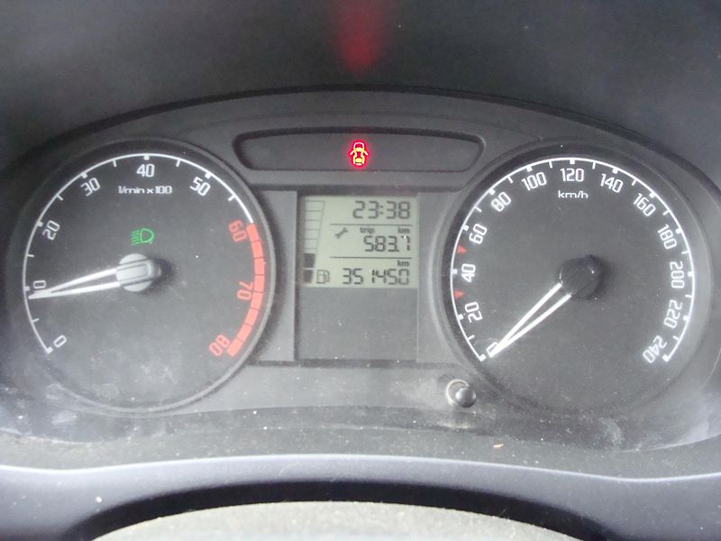 Škoda Fabia (2009) 1.2 HTp, 51 kW, klima - fotka 13 z 19