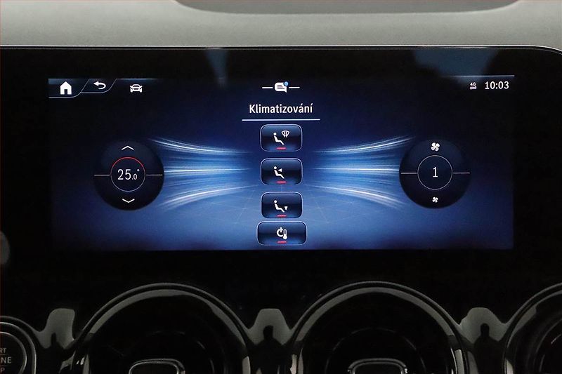 Mercedes-Benz GLA (2024) 200 d 4MATIC - fotka 17 z 21