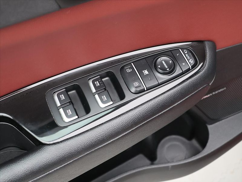 Kia Optima 2,0 T - GDI 180kW GT CZ - fotka 14 z 28
