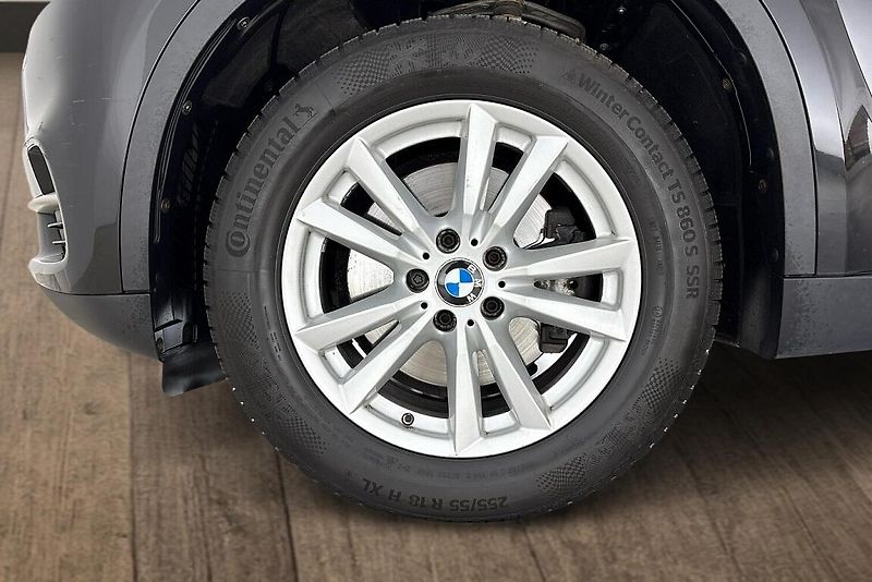 BMW X5 xDrive 35i - fotka 6 z 26