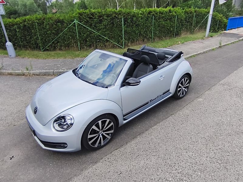Volkswagen Beetle (2013) 1,2 TSI Cabrio Sport - fotka 28 z 35