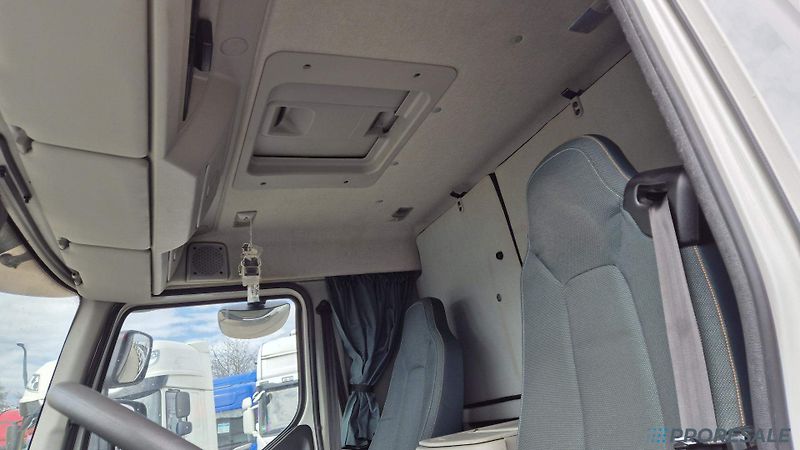 Volvo FL 250 E6 - mrazírna + CARRIER - fotka 9 z 12