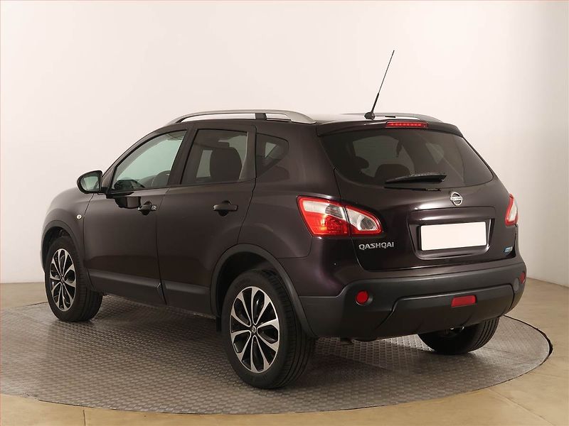 Nissan Qashqai (2013) 1.6 dCi, Serv.kniha, Navi - fotka 4 z 18