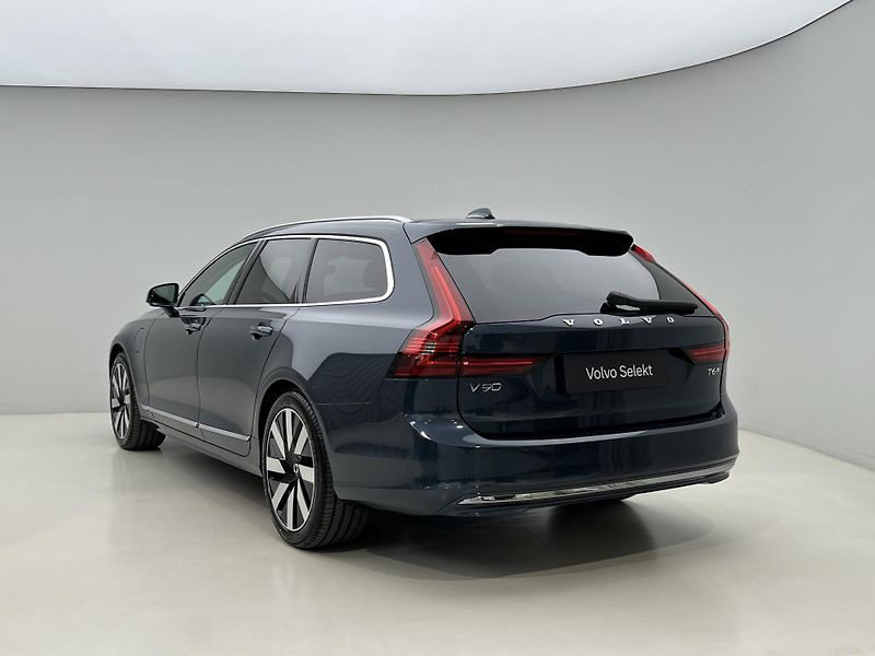 Volvo V90 T6 AWD RECHARGE CORE AUT  - fotka 11 z 47