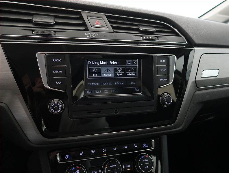 Volkswagen Touran (2016) Comfortline 2.0 TDI, Automat - fotka 15 z 21