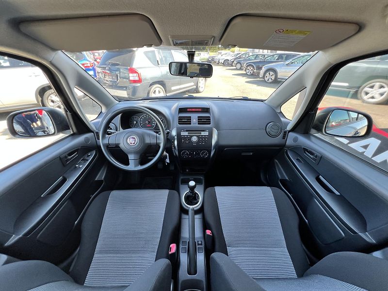 Fiat Sedici 1.6i 16v 4x4 ABS KLIMATIZACE  - fotka 13 z 36