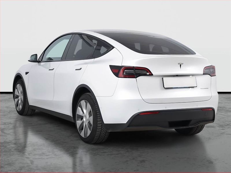 Tesla Model Y (2022) Long Range AWD 79kWh, SoH 91% - fotka 4 z 23