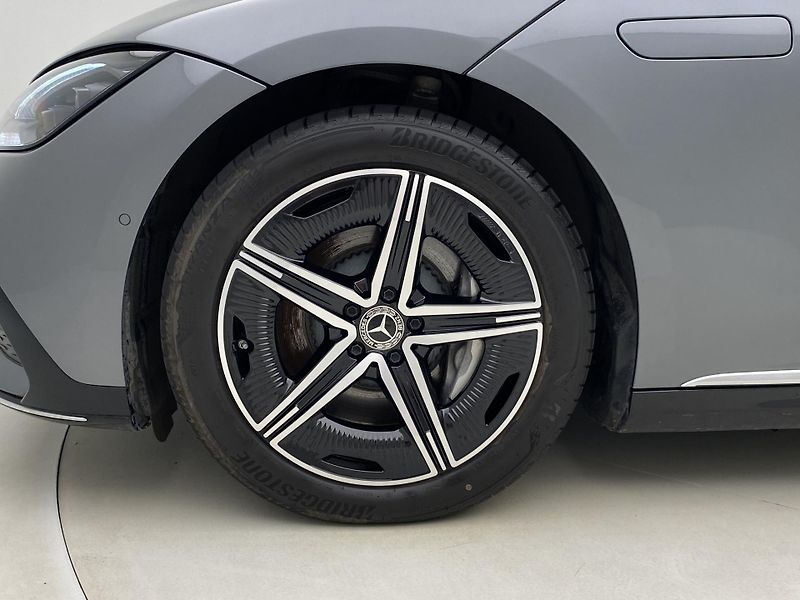 Mercedes-Benz EQE 350 4MATIC AUT  - fotka 33 z 78