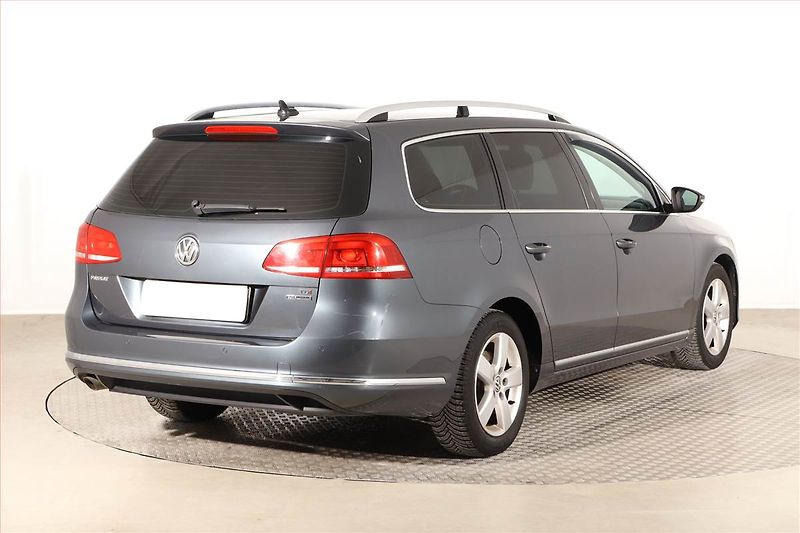 Volkswagen Passat (2014) 1.6 TDI, Navi, Tempomat - fotka 5 z 22