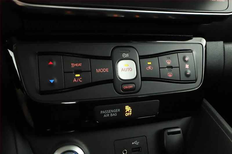 Nissan Leaf (2019) 40 kWh, SoH 88%, Automat - fotka 15 z 20