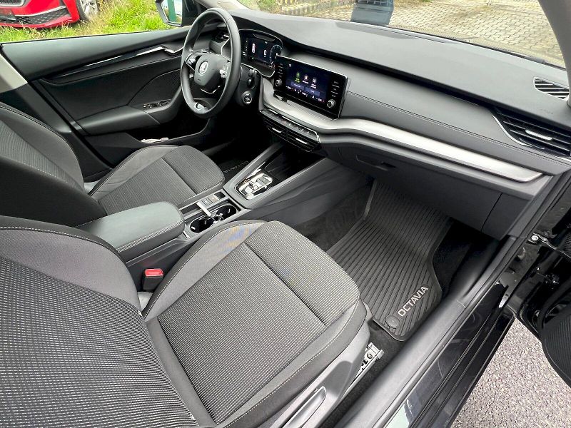 Škoda Octavia (2022) Ambition 1.5TSi M-HEV 110kW 7° - fotka 19 z 28