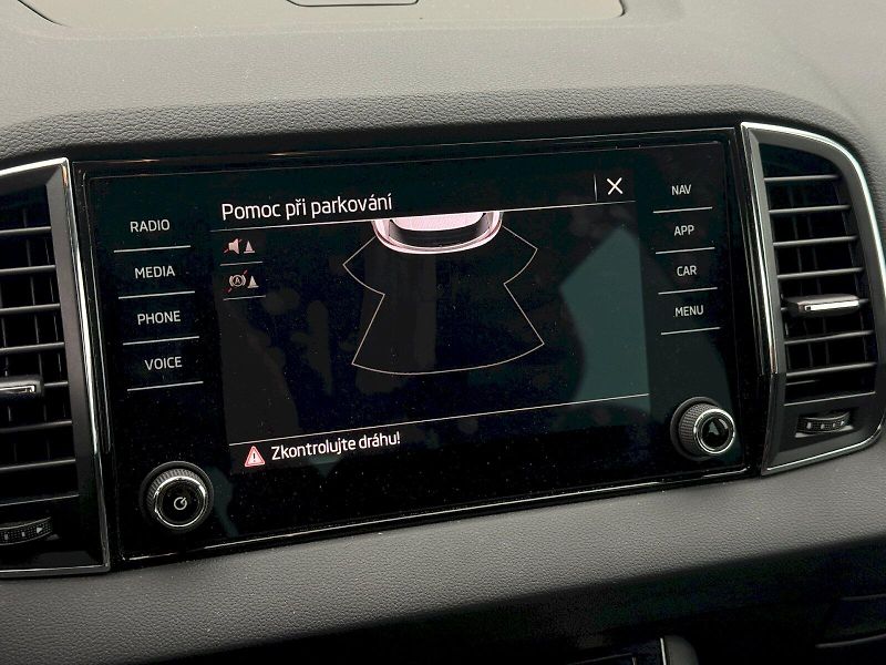 Škoda Karoq (2023) 1.5 TSI 110 kW DSG Style - fotka 18 z 25
