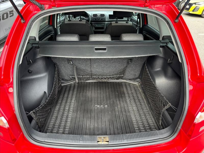 Škoda Fabia 1,4 16V  Active CZ - fotka 17 z 19