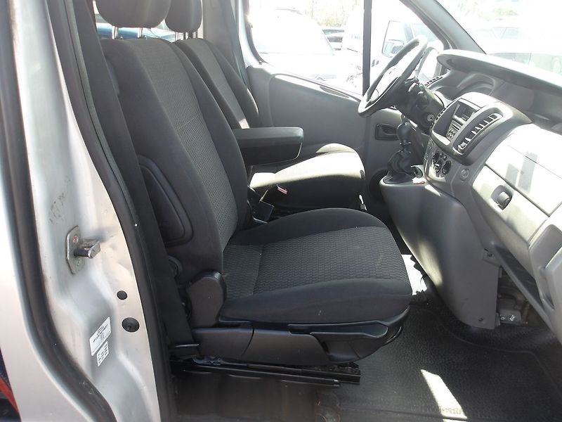Renault Trafic 1,9DCi 74 kW 8 míst !! - fotka 29 z 31