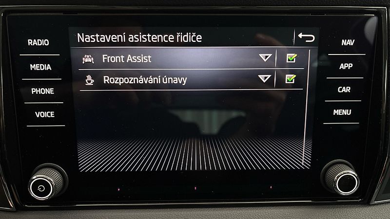 Škoda Karoq 2.0 TDI DSG Style - fotka 24 z 28