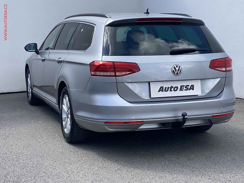 Volkswagen Passat (2018) 1.4TSi, Comfortline, navi - fotka 6 z 18