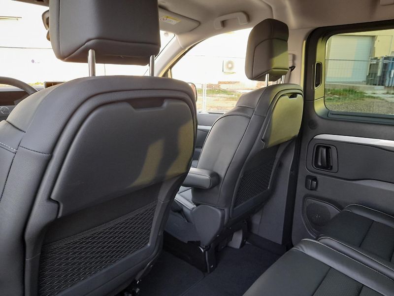 Citroën SpaceTourer (2026) SHINE L3 2,2 BlueHDi 180 EAT8 - fotka 20 z 31