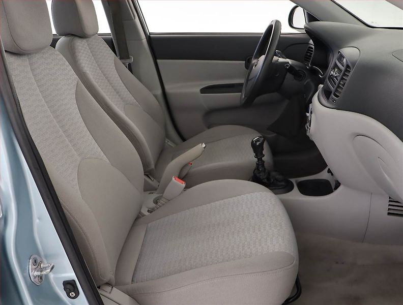 Hyundai Accent (2008) 1.4i, Klima, pěkný stav - fotka 9 z 17