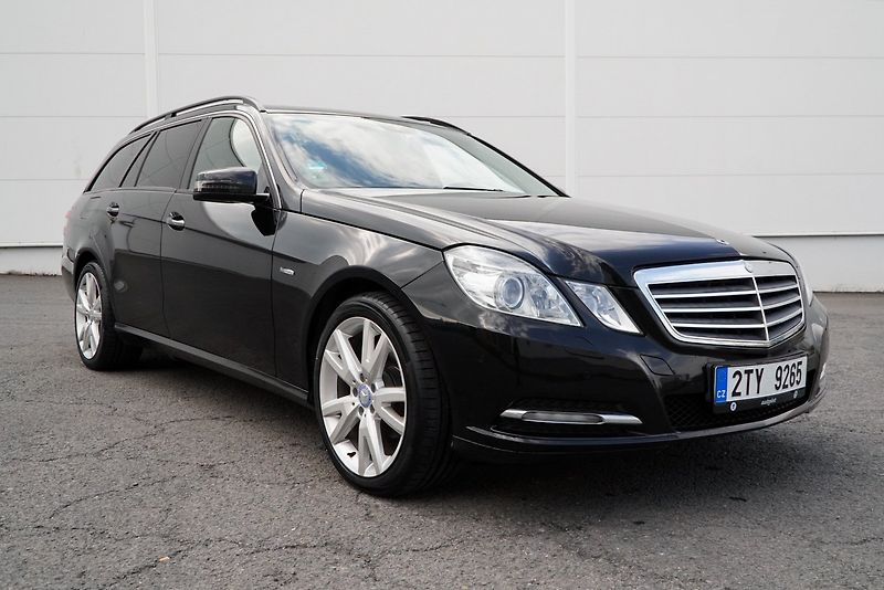 Mercedes-Benz Třídy E 220 CDI BlueEfficiency - fotka 2 z 29