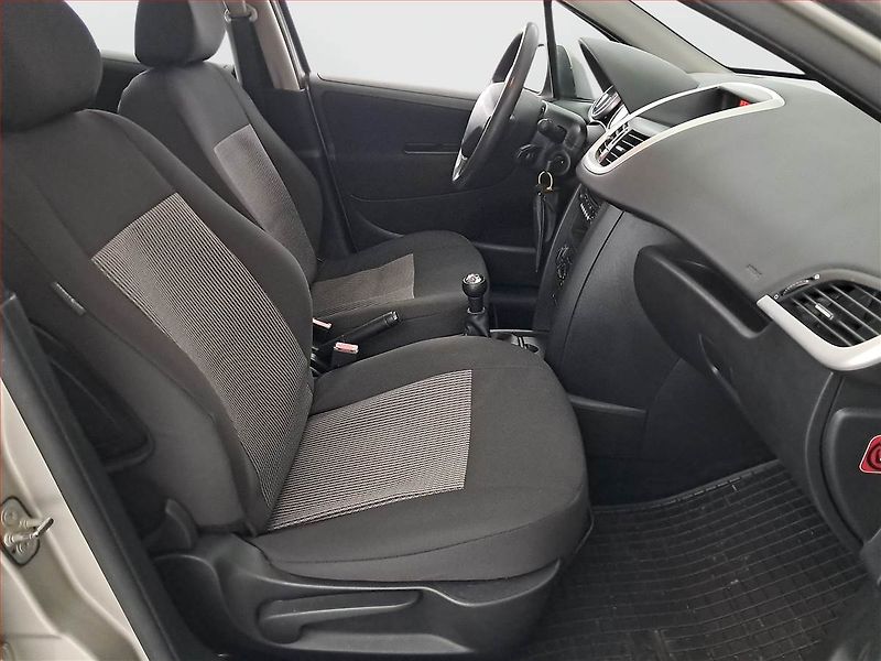 Peugeot 207 (2009) 1.4 VTi, oblíbený vůz - fotka 9 z 15