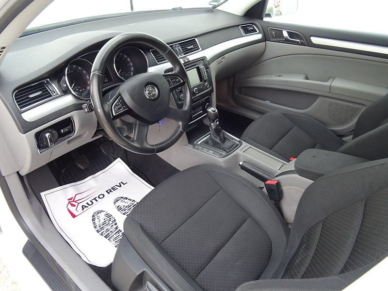Škoda Superb (2013) 2.0TDi,103kW,1maj,S.kni,navi - fotka 7 z 24
