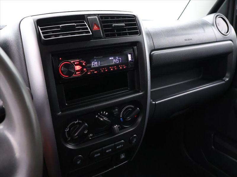 Suzuki Jimny 1.3 VVT 62kW STYLE 4X4 - fotka 16 z 24