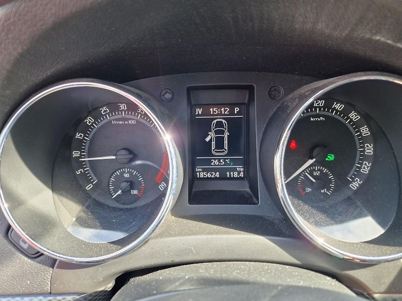 Škoda Yeti 2,0TDI MONTE CARLO DSG 4X4  - fotka 18 z 25