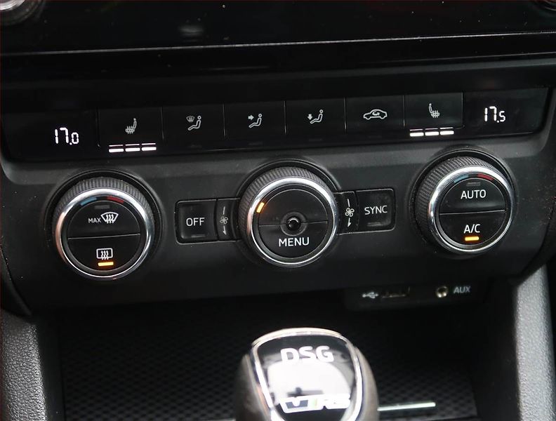 Škoda Octavia (2015) RS 2.0 TSI, Automat - fotka 21 z 22