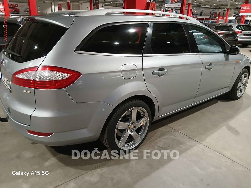 Ford Mondeo (2010) 2.0, 2.maj,ČR, xenon, autoAC - fotka 2 z 3